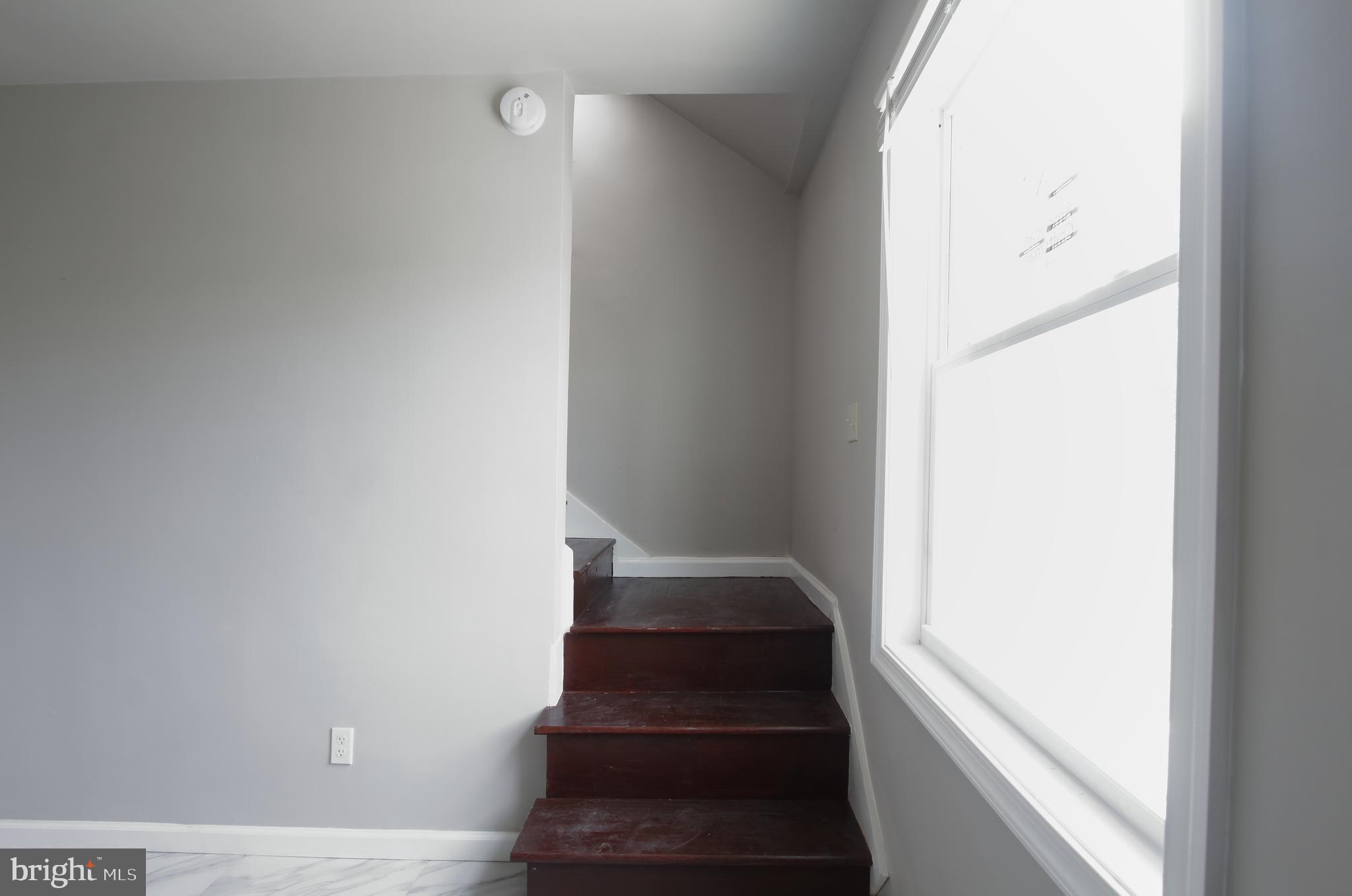803 W Mary St