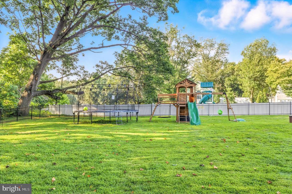 3823 Foulk Rd