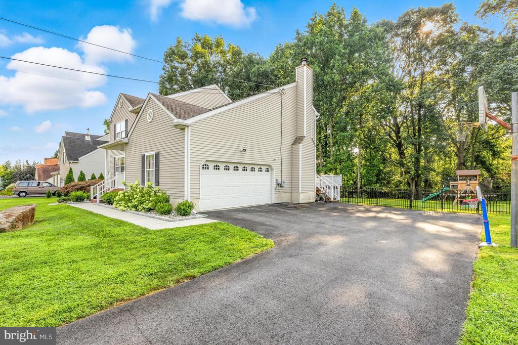 3823 Foulk Rd