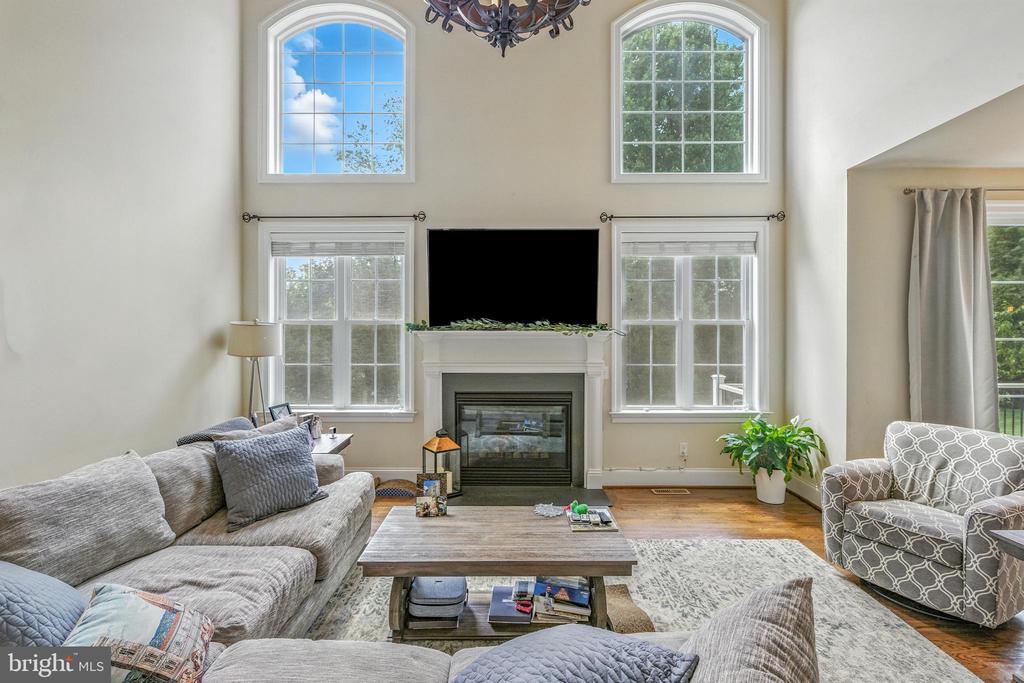 24 Oakmont Cir