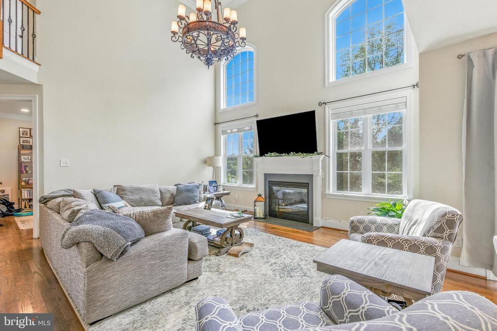 24 Oakmont Cir