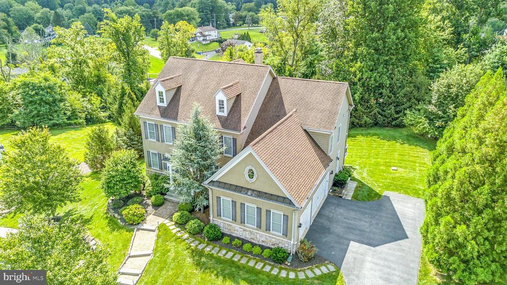 24 Oakmont Cir