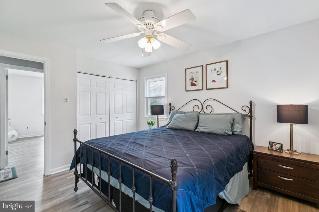2401 W Colonial Dr