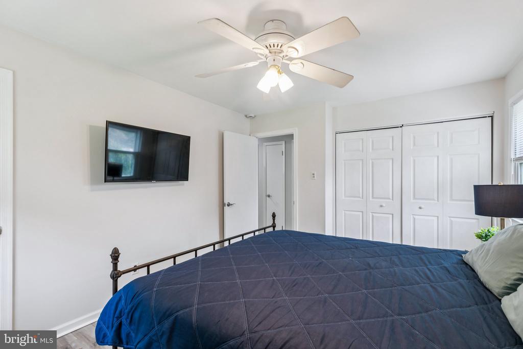 2401 W Colonial Dr