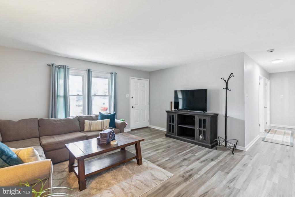 2401 W Colonial Dr