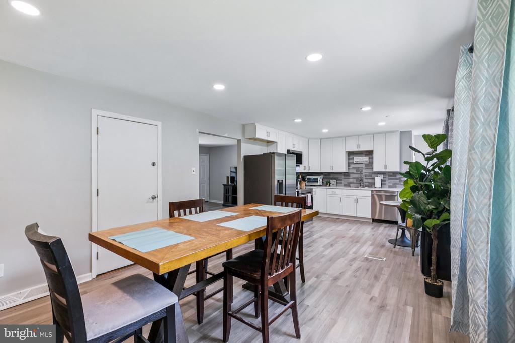 2401 W Colonial Dr