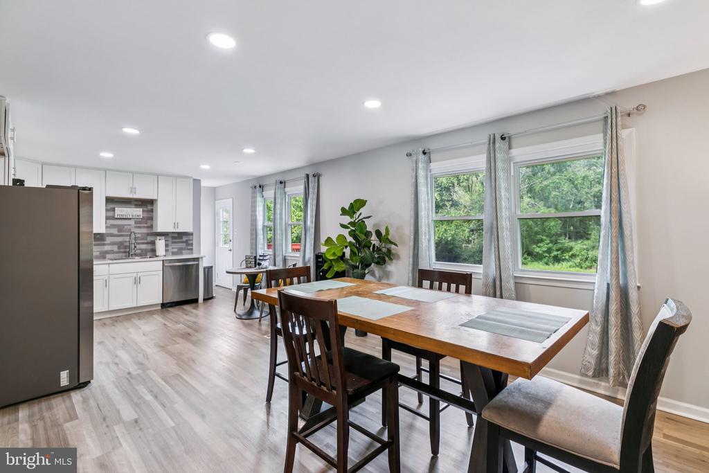 2401 W Colonial Dr