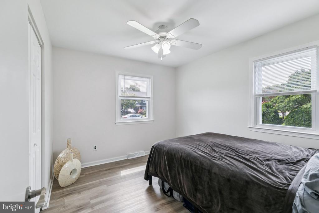 2401 W Colonial Dr