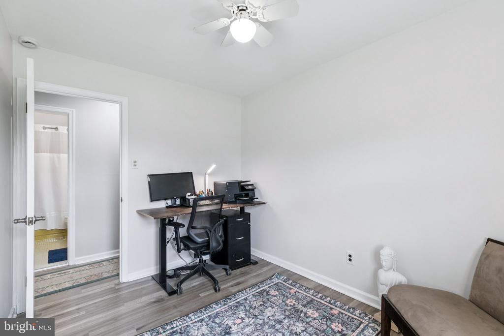 2401 W Colonial Dr