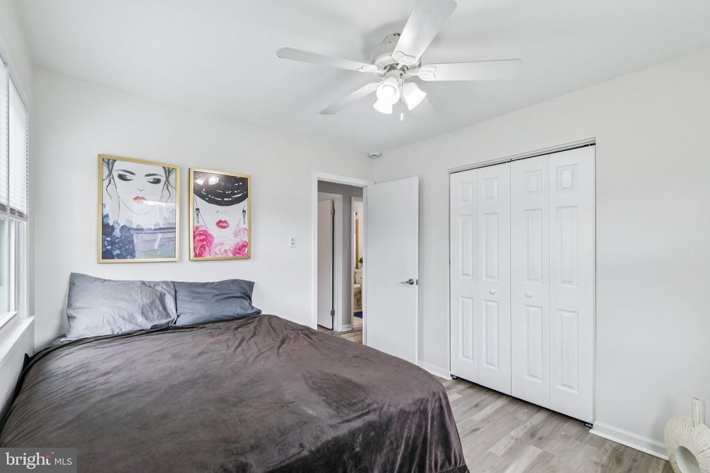 2401 W Colonial Dr