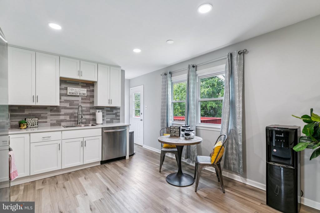 2401 W Colonial Dr