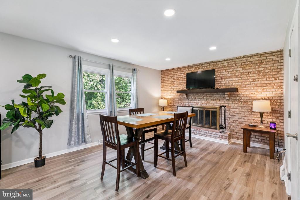 2401 W Colonial Dr