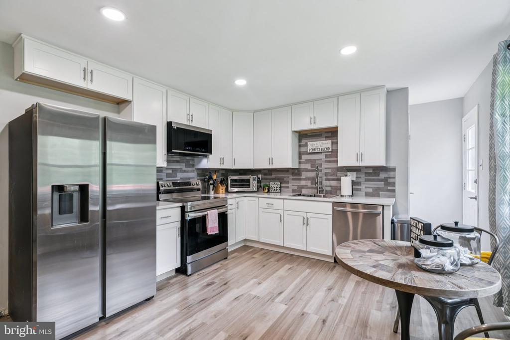 2401 W Colonial Dr