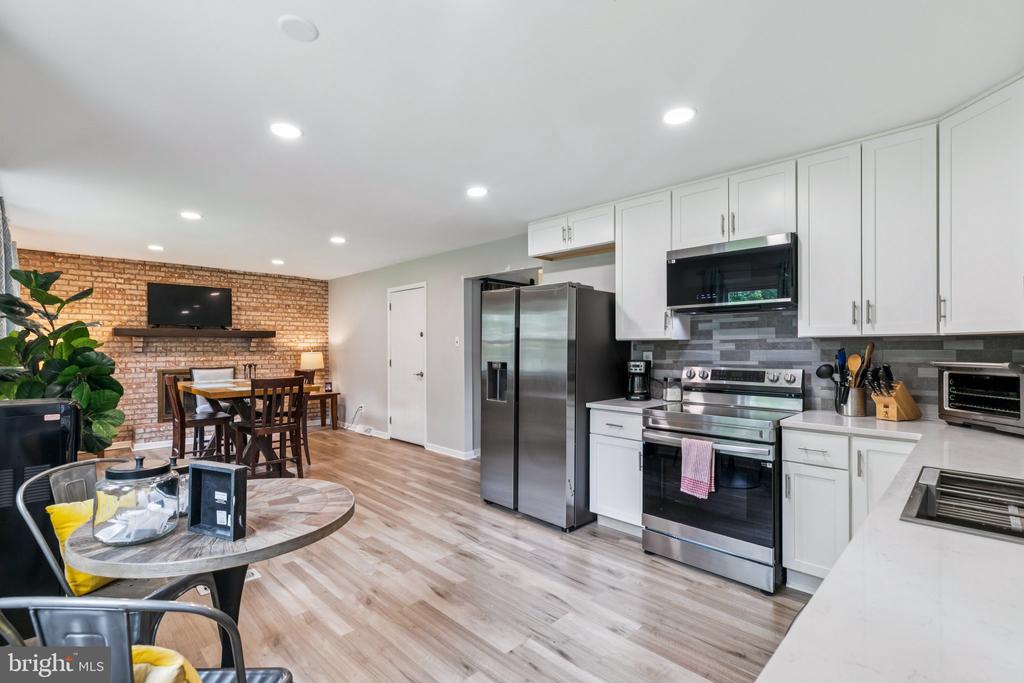 2401 W Colonial Dr