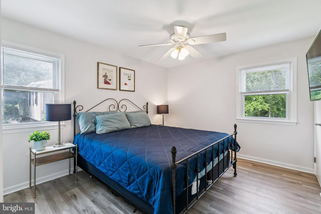 2401 W Colonial Dr