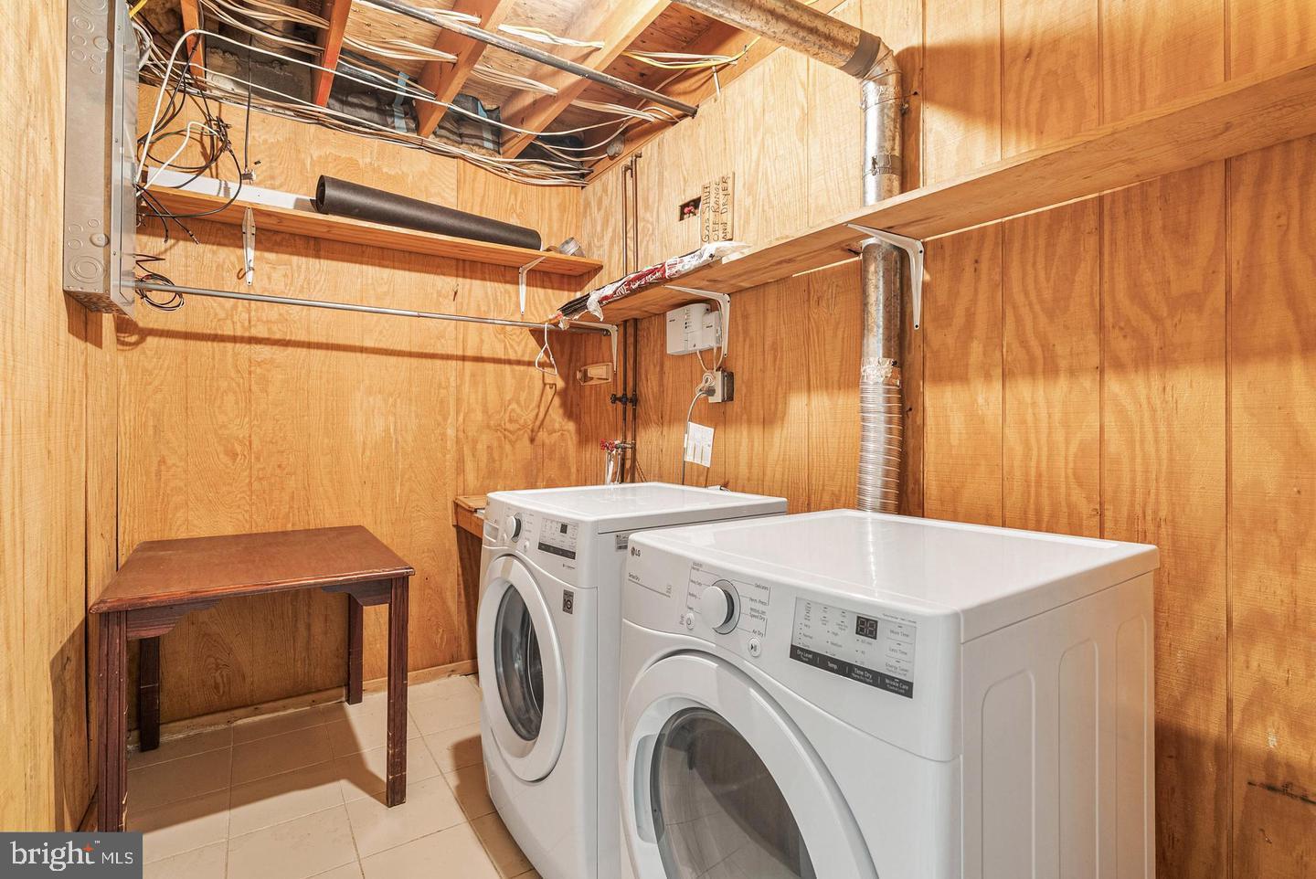 643 SAINT ANTHONY LN