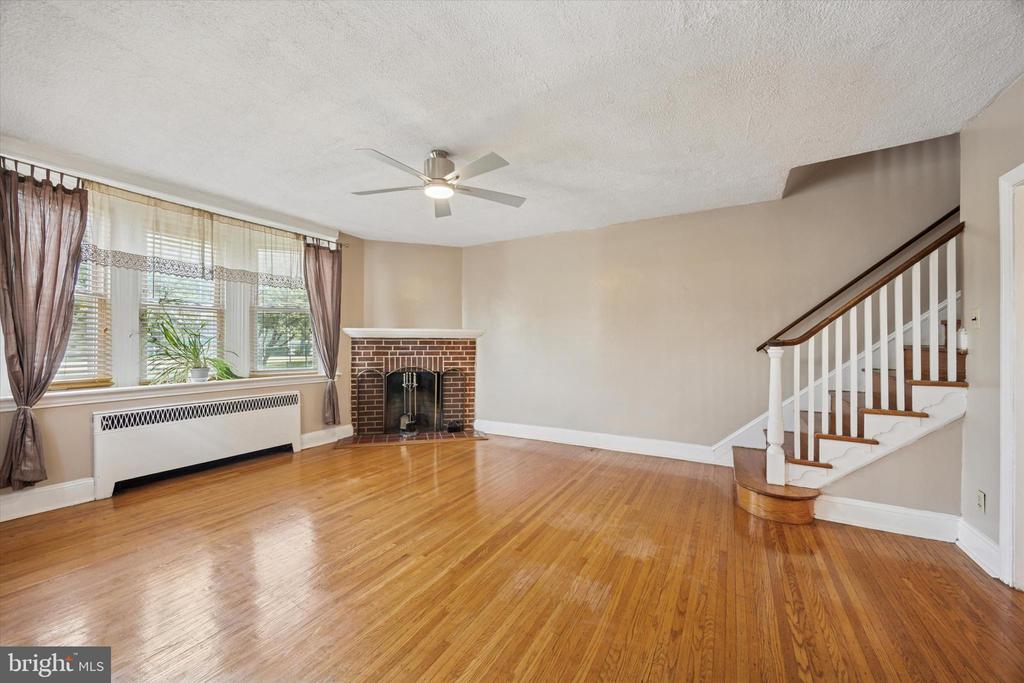 214 N LYNN BOULEVARD