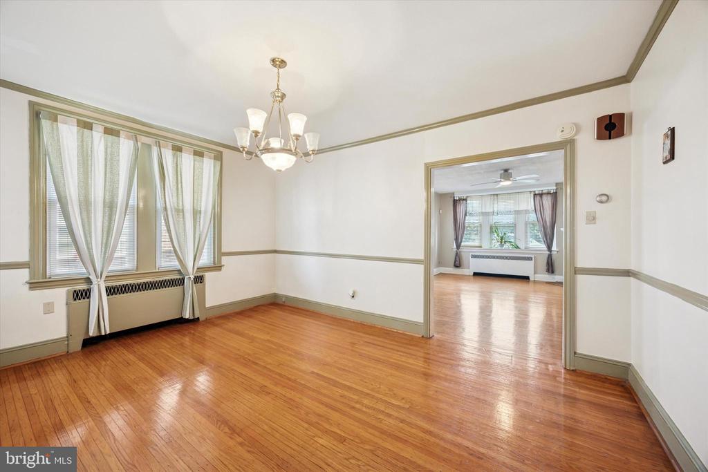 214 N LYNN BOULEVARD