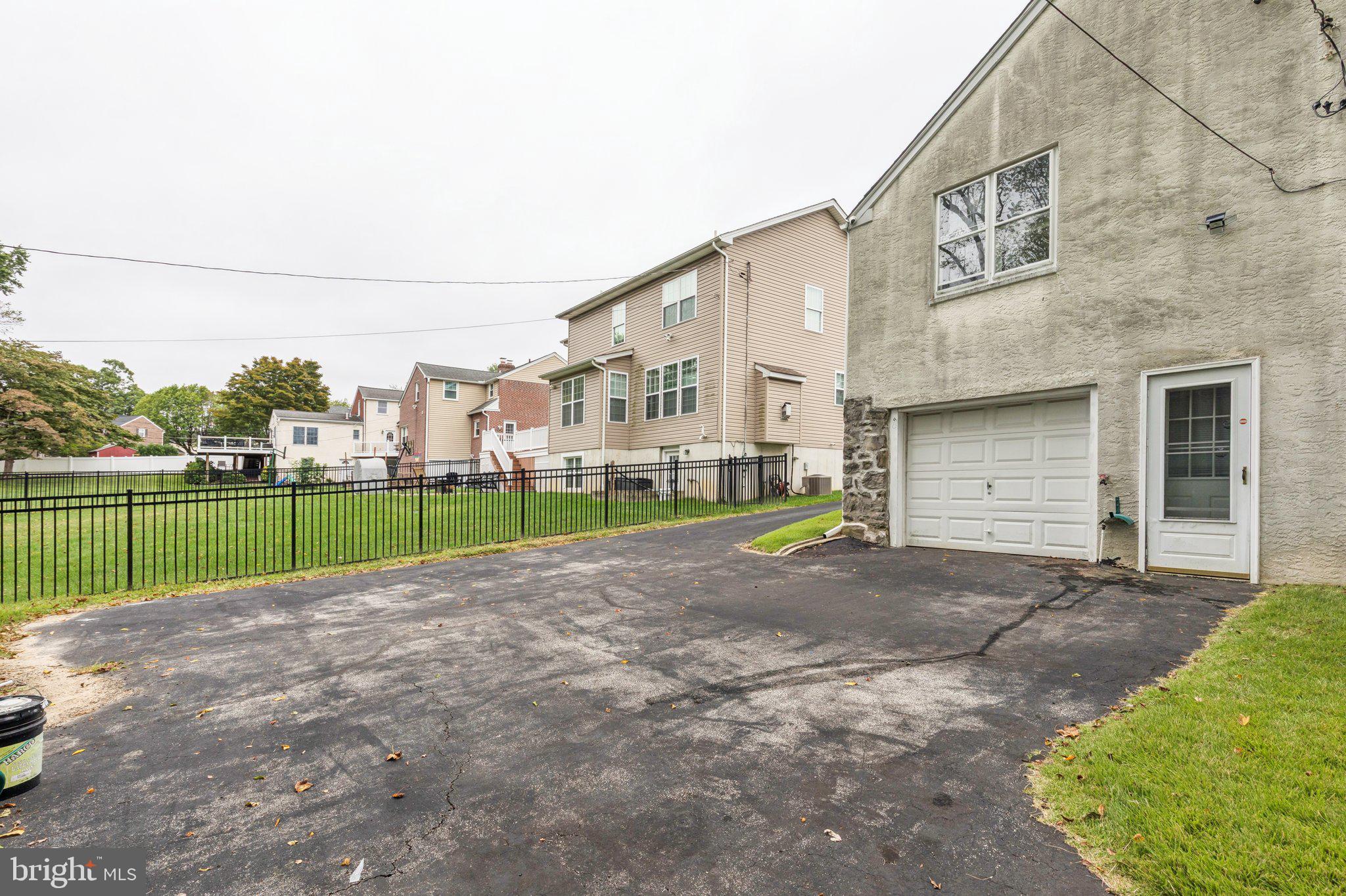 2613 SUNSET BOULEVARD