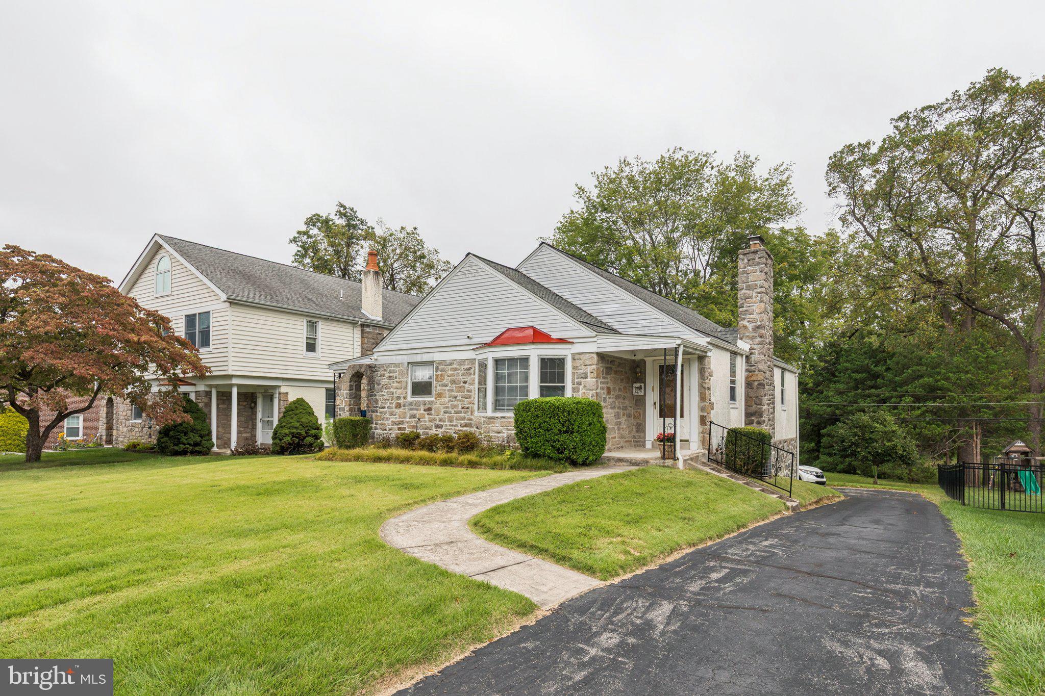 2613 SUNSET BOULEVARD