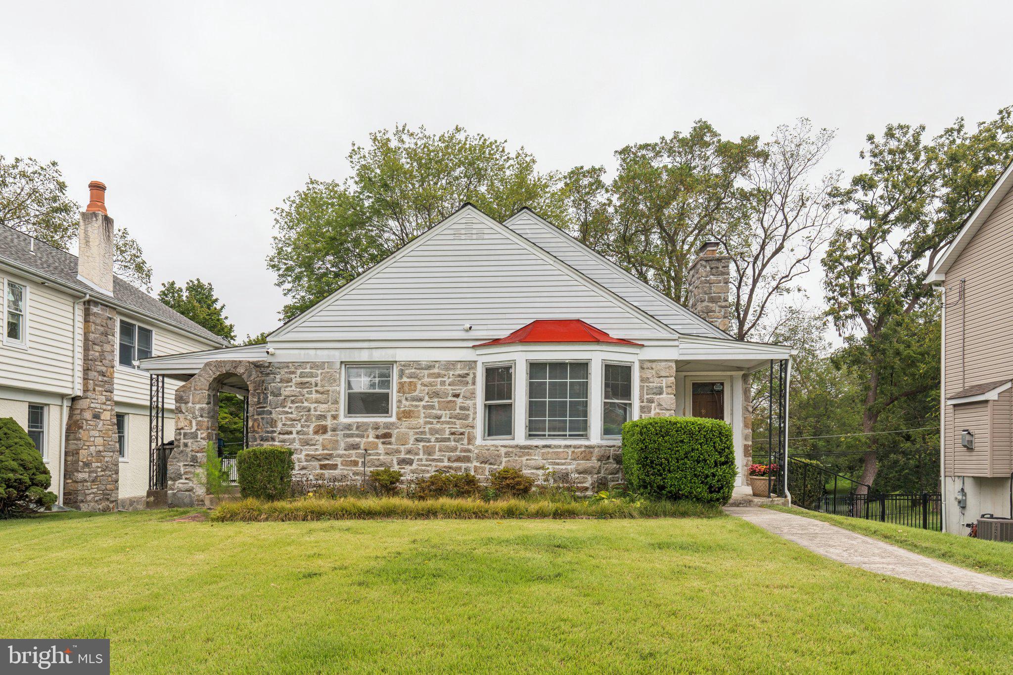 2613 SUNSET BOULEVARD