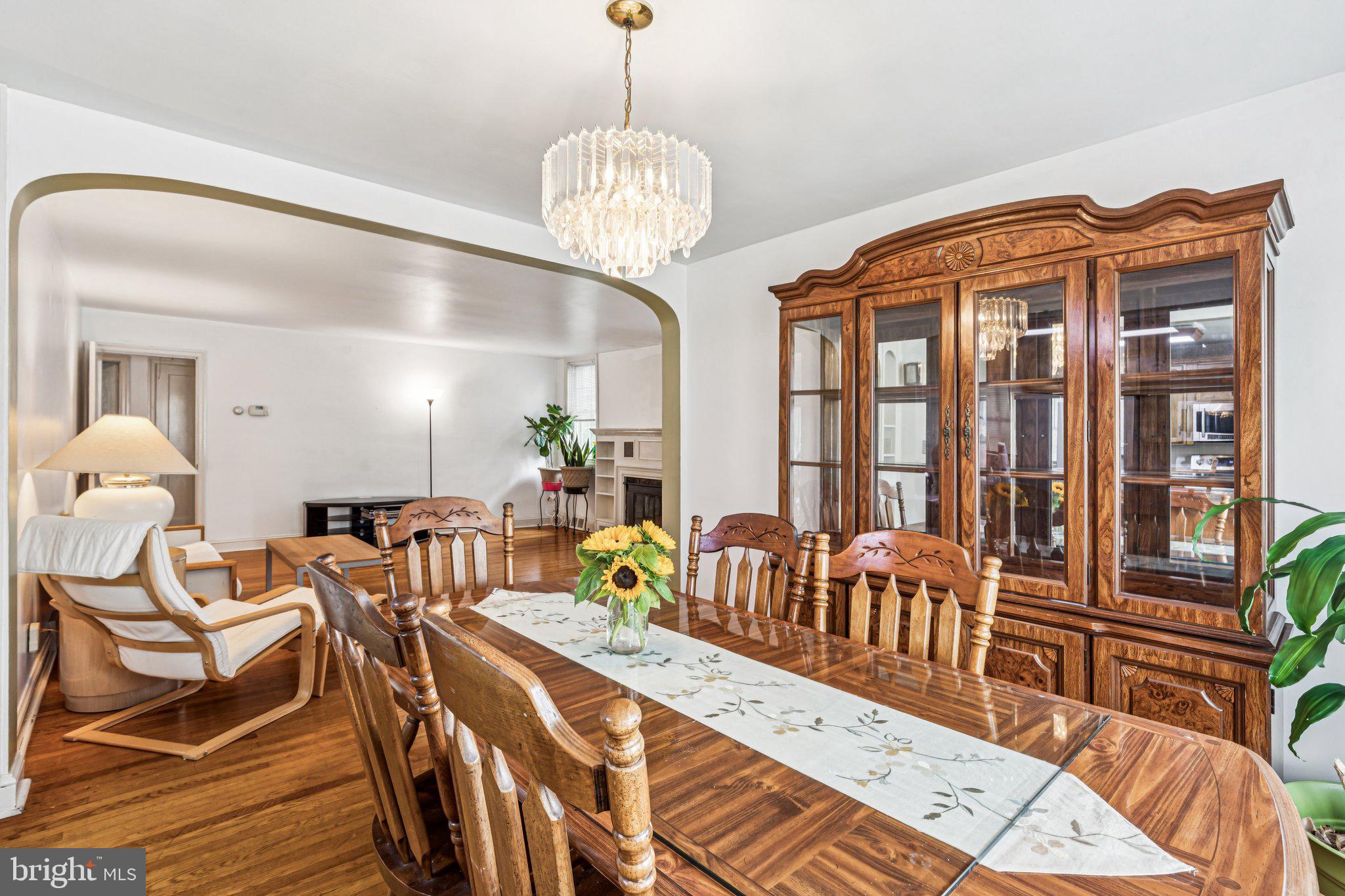 2613 SUNSET BOULEVARD