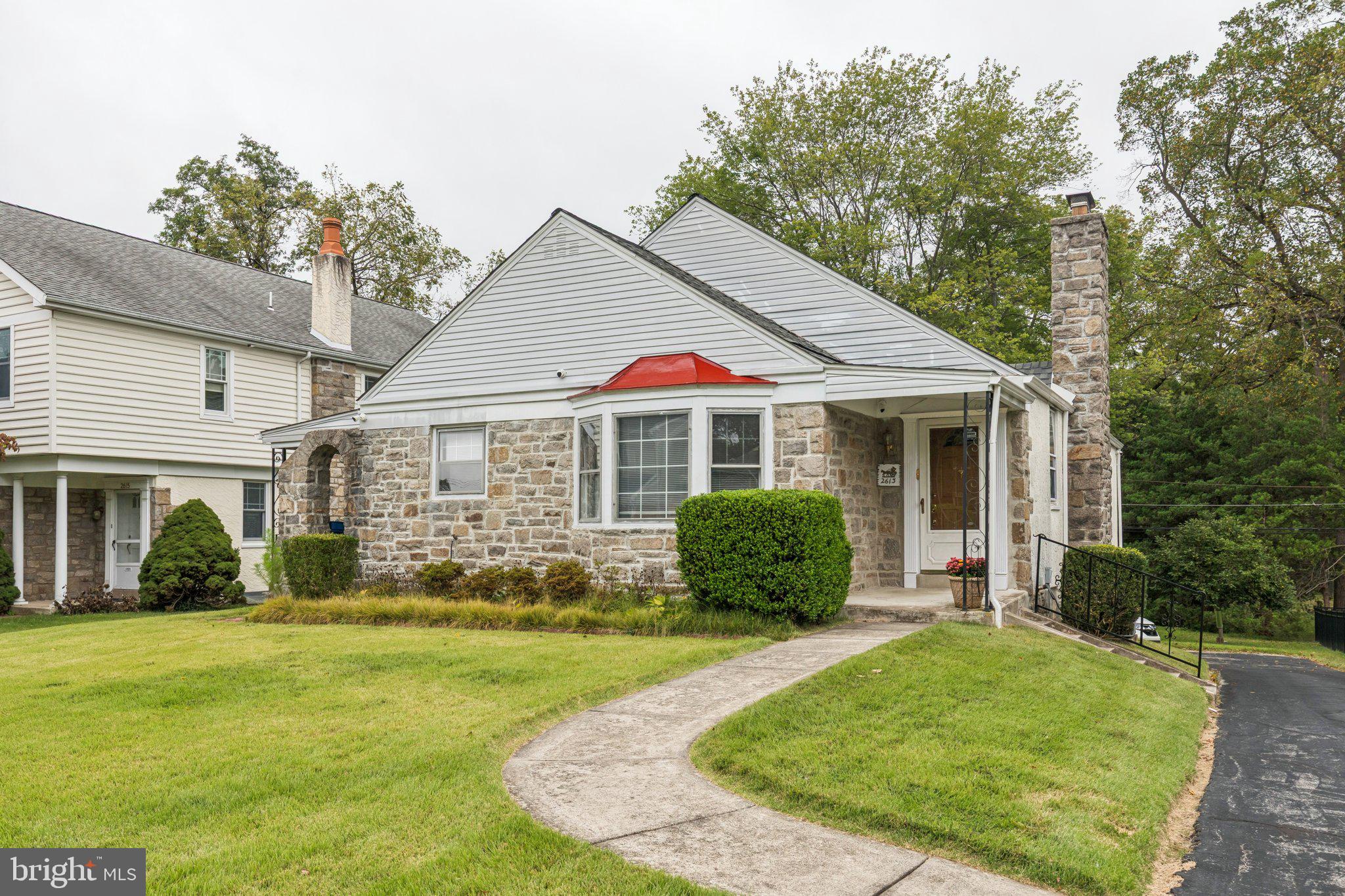 2613 SUNSET BOULEVARD