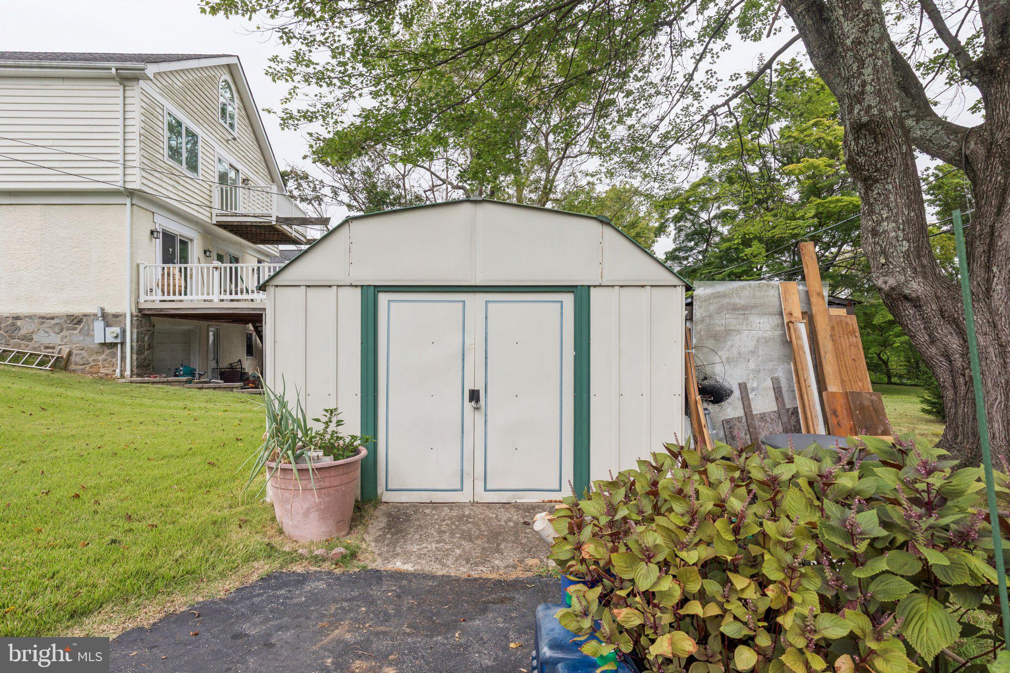 2613 SUNSET BOULEVARD