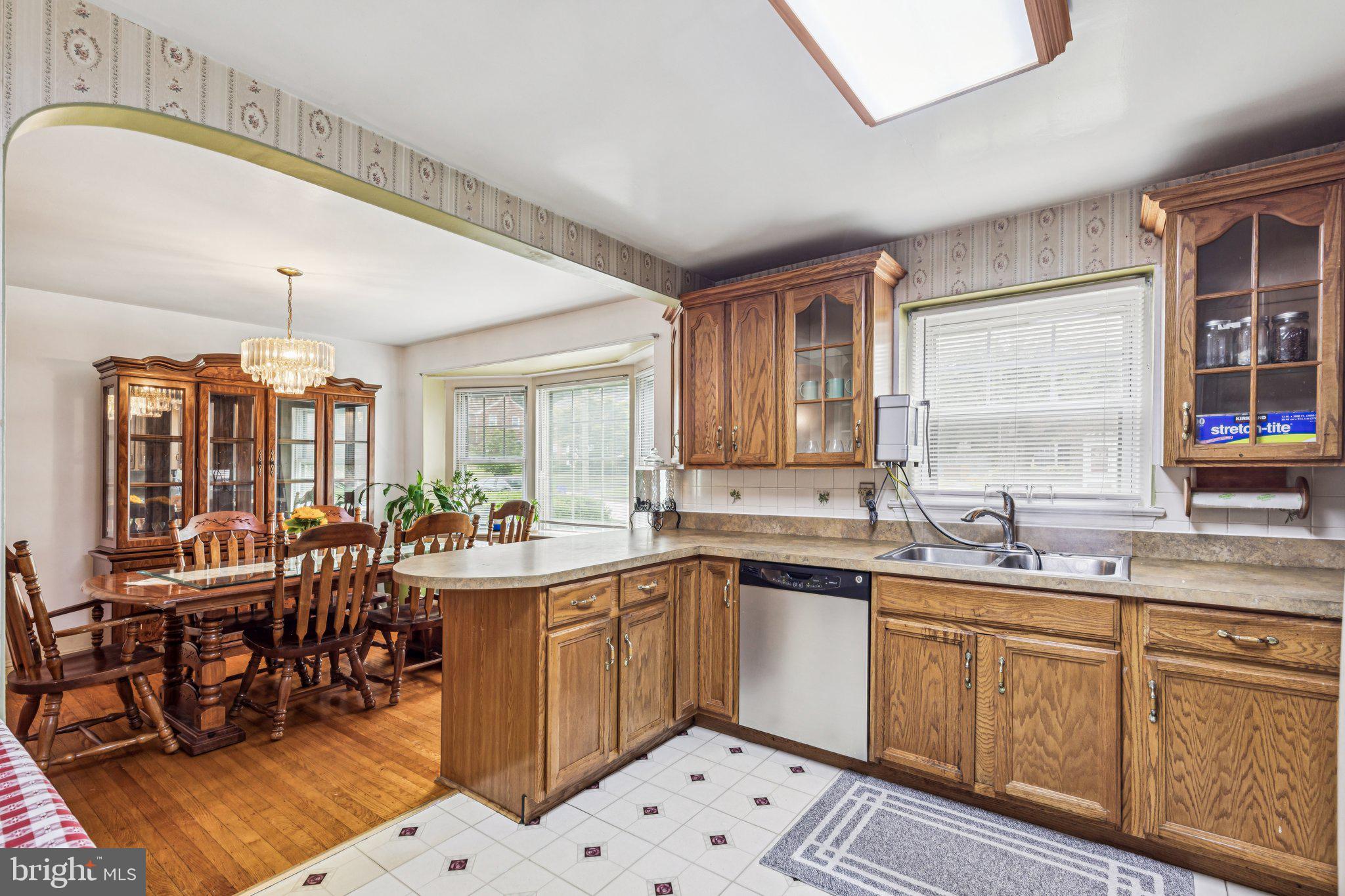 2613 SUNSET BOULEVARD