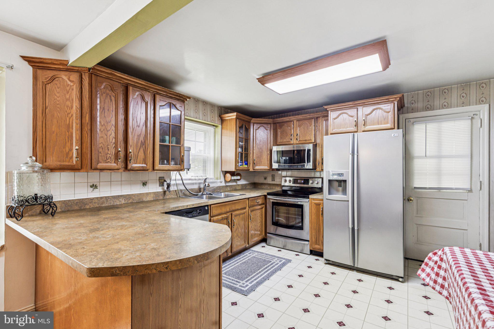 2613 SUNSET BOULEVARD