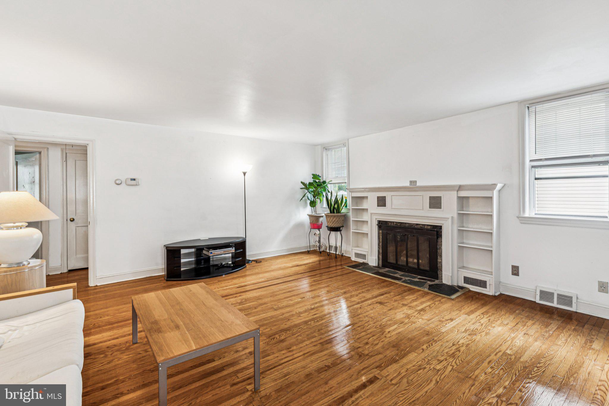 2613 SUNSET BOULEVARD