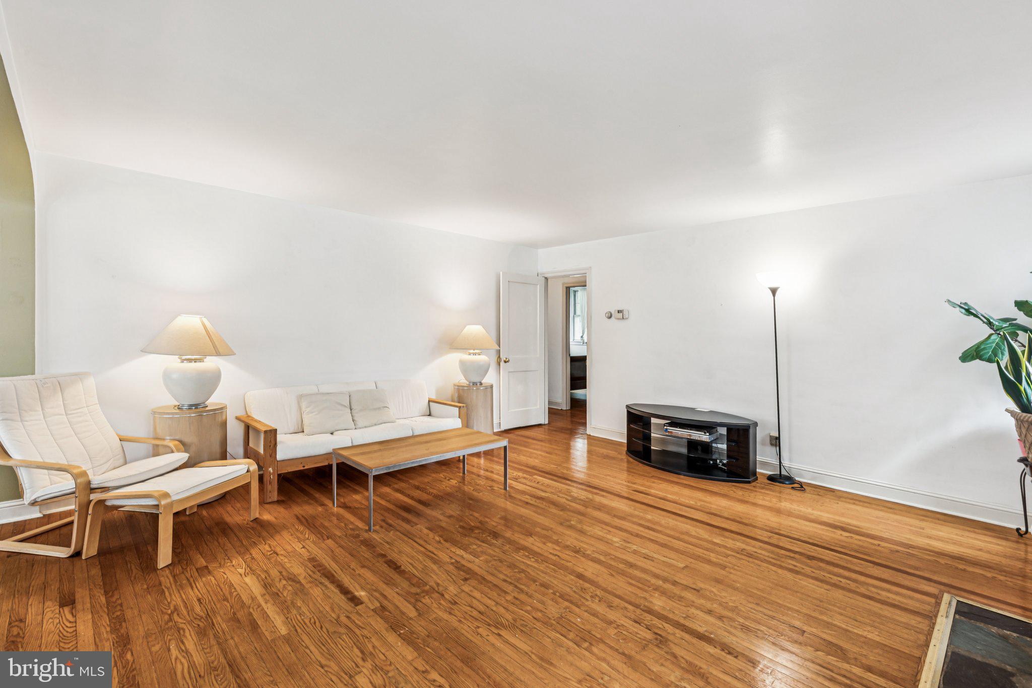 2613 SUNSET BOULEVARD