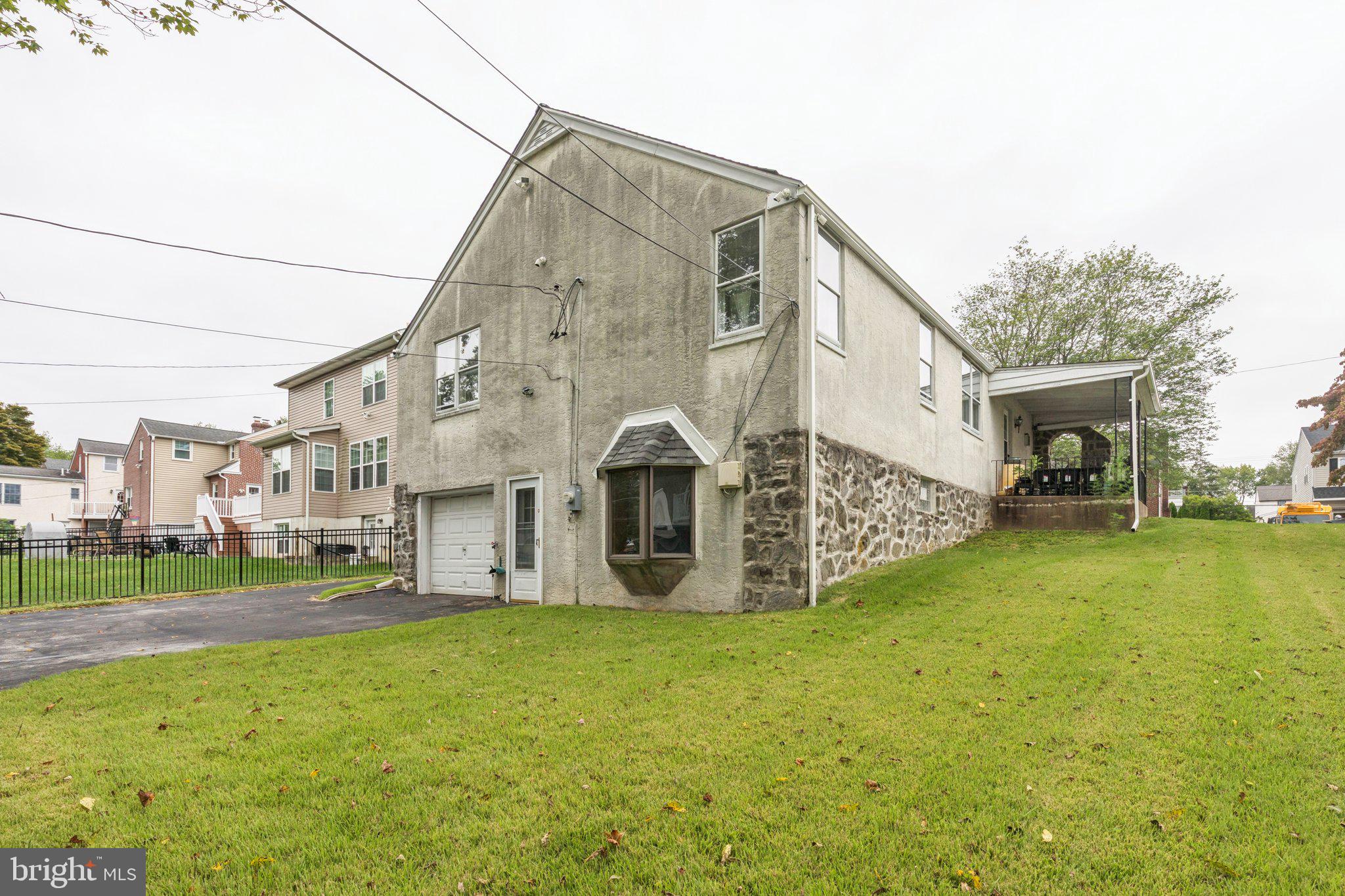 2613 SUNSET BOULEVARD