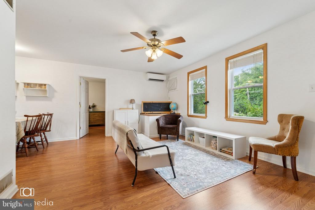 1361 VALLEY ROAD