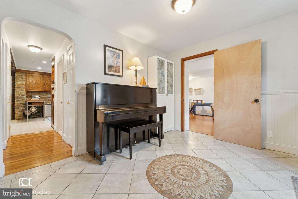 1361 VALLEY ROAD
