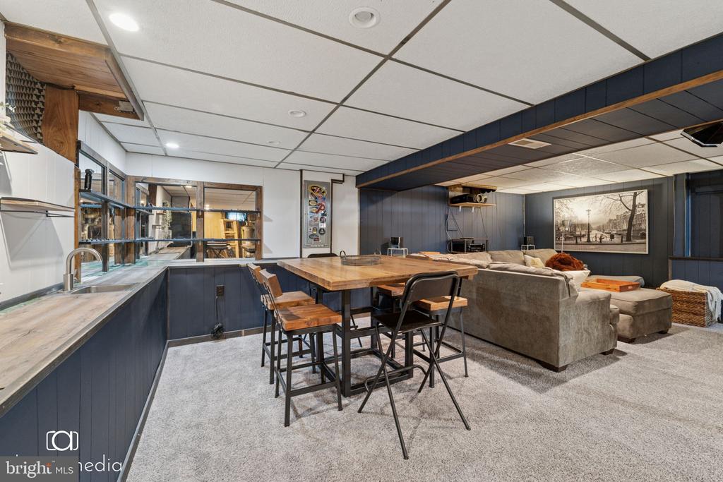 1361 VALLEY ROAD