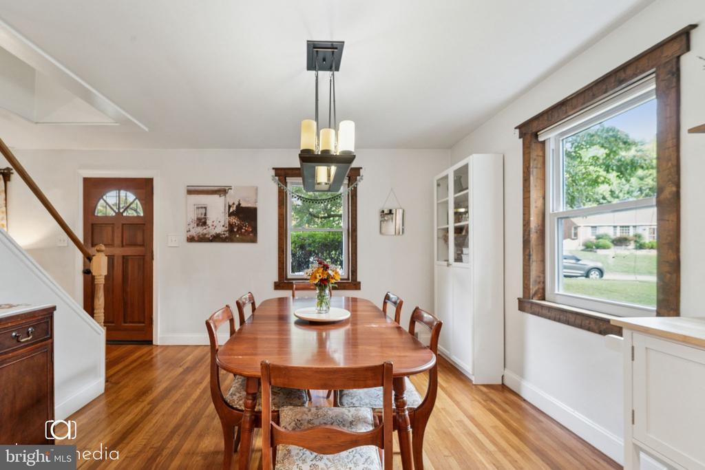 1361 VALLEY ROAD