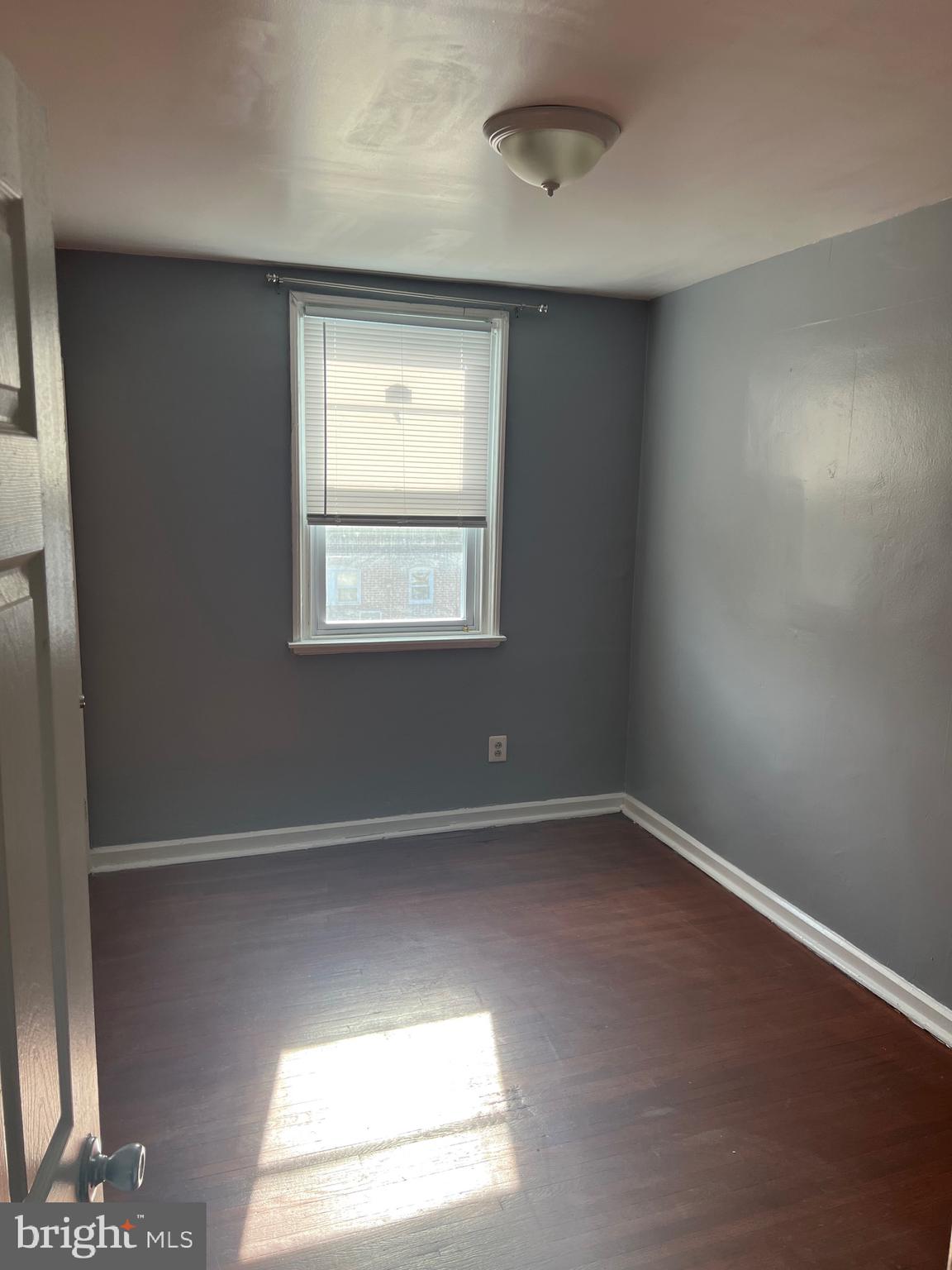 302 E ESSEX AVENUE 2