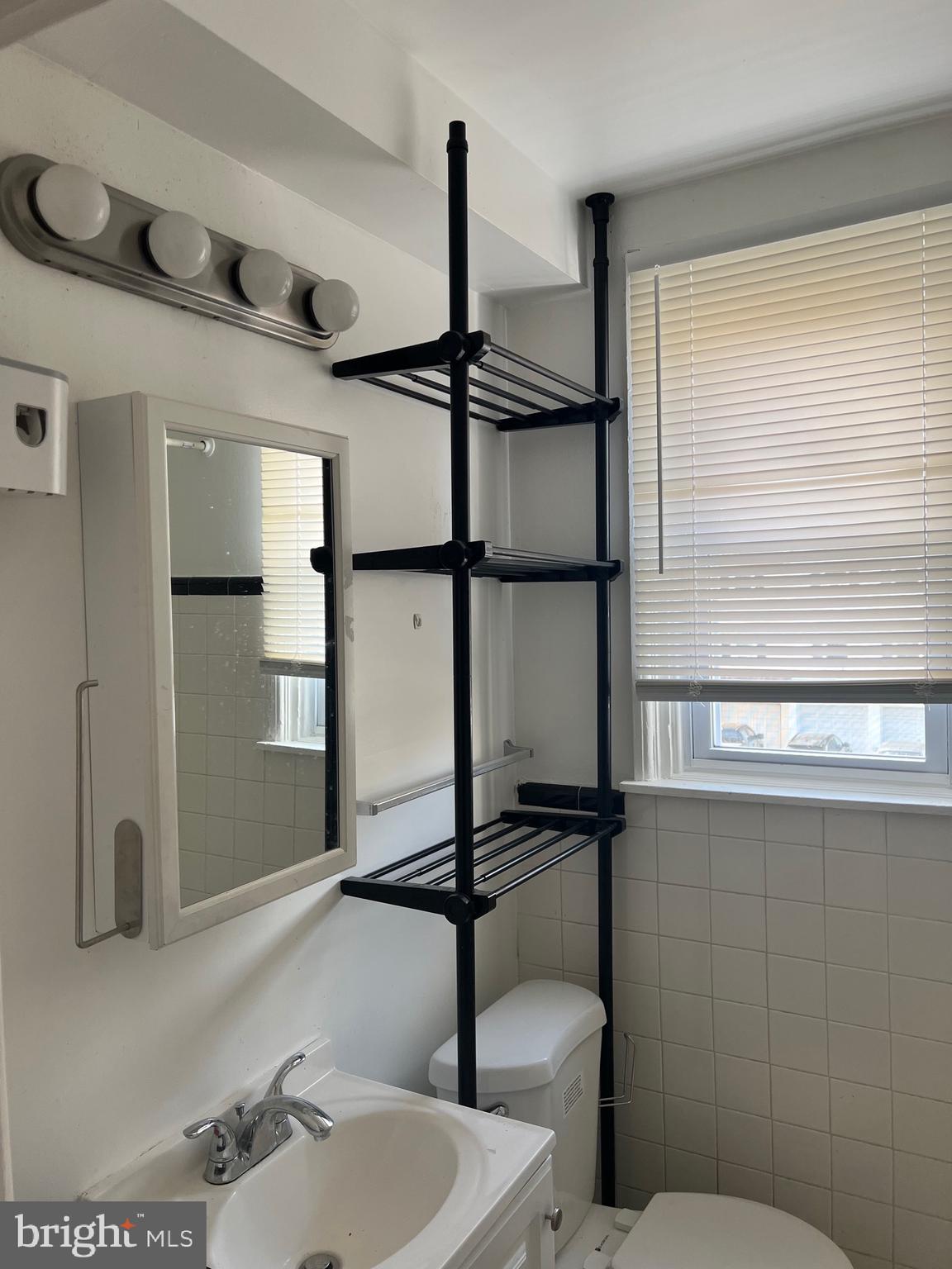 302 E ESSEX AVENUE 2