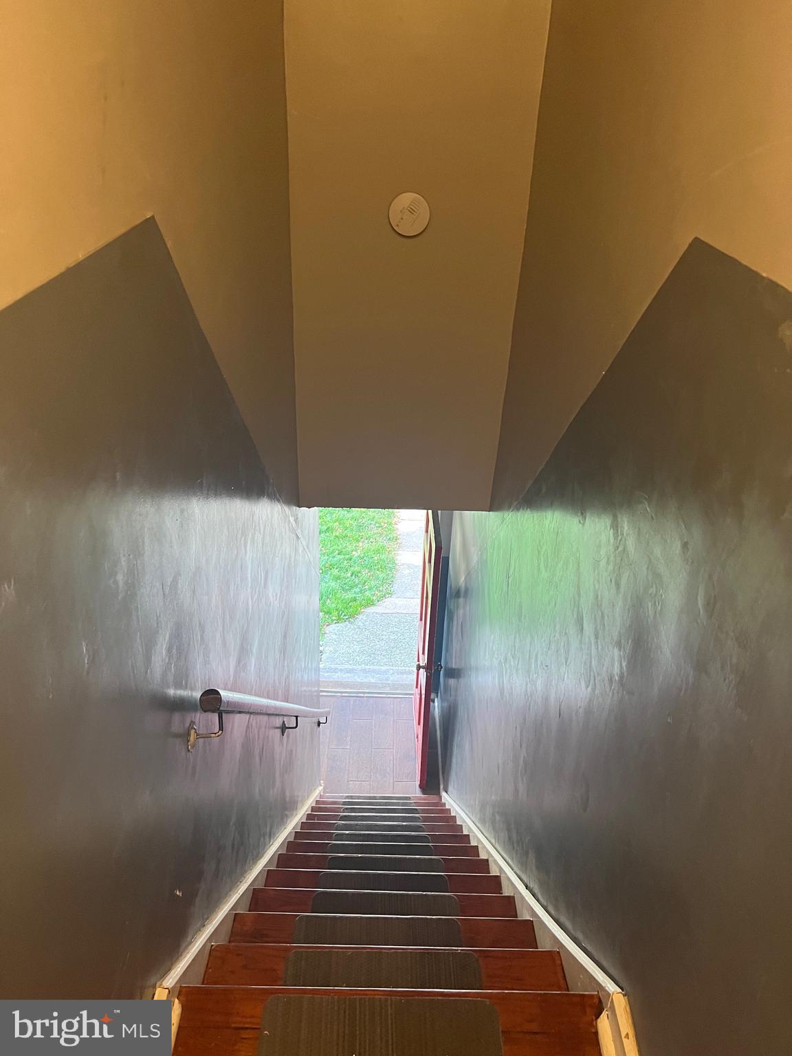 302 E ESSEX AVENUE 2