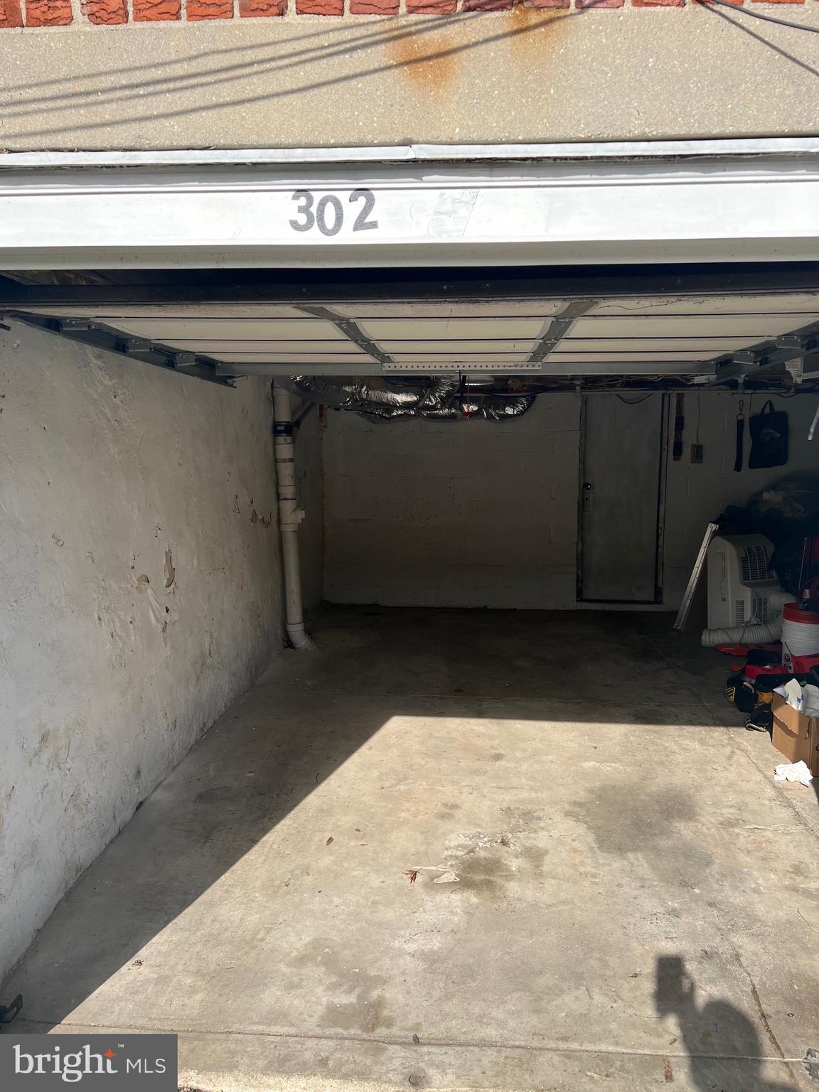 302 E ESSEX AVENUE 2