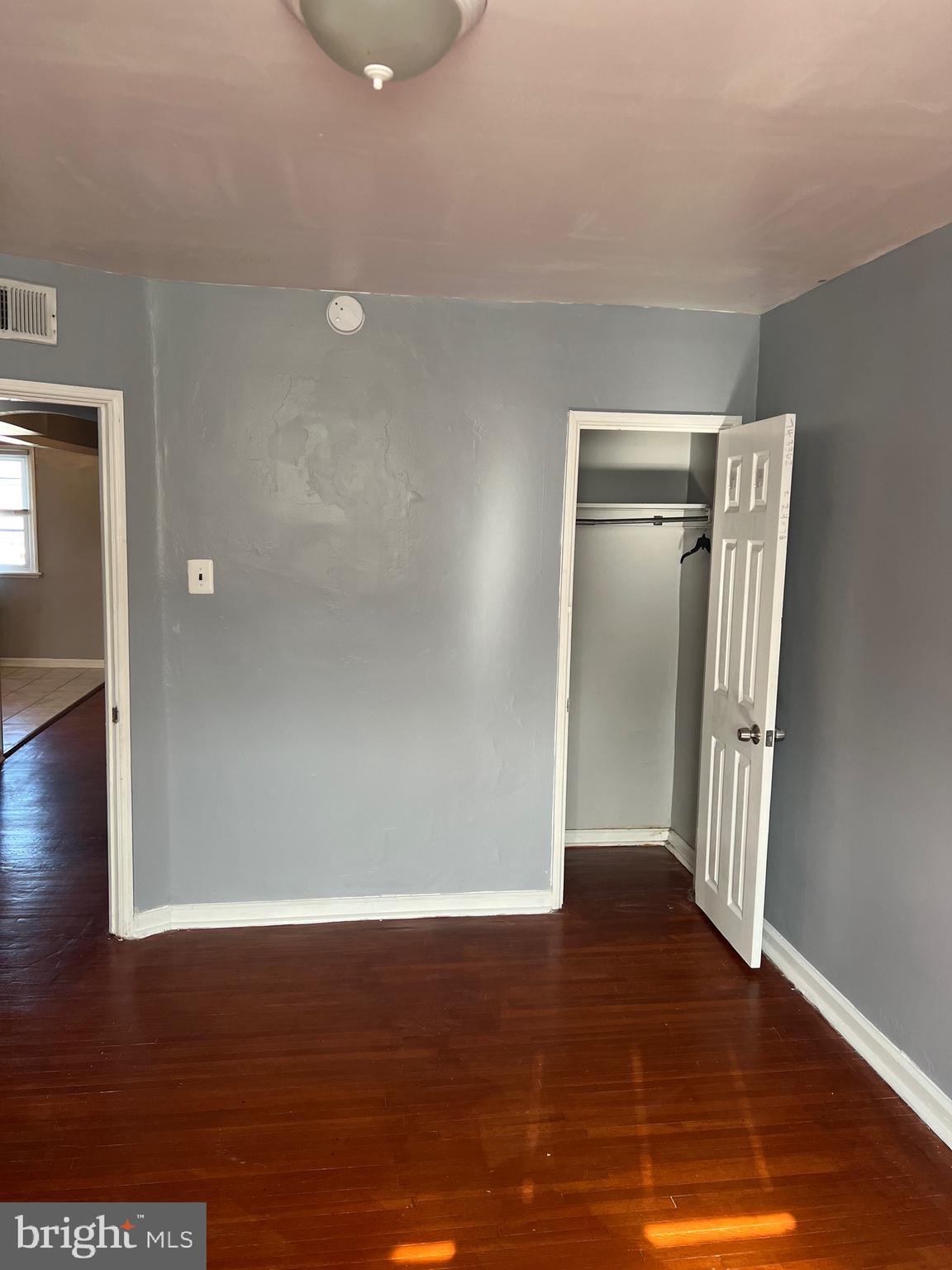 302 E ESSEX AVENUE 2