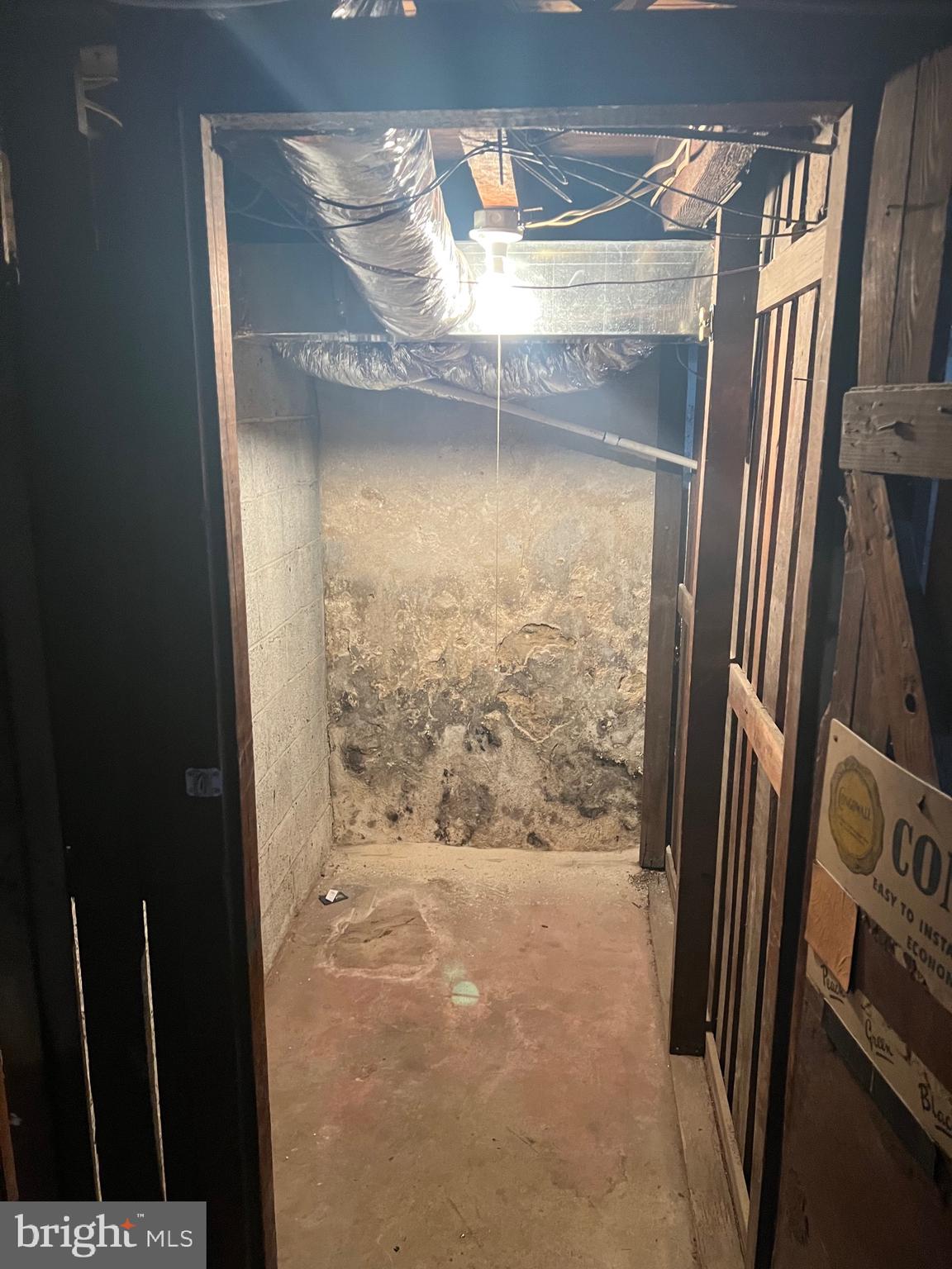 302 E ESSEX AVENUE 2