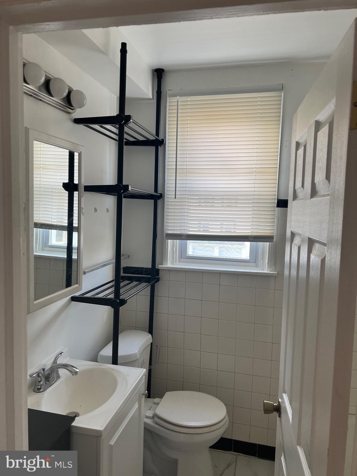 302 E ESSEX AVENUE 2