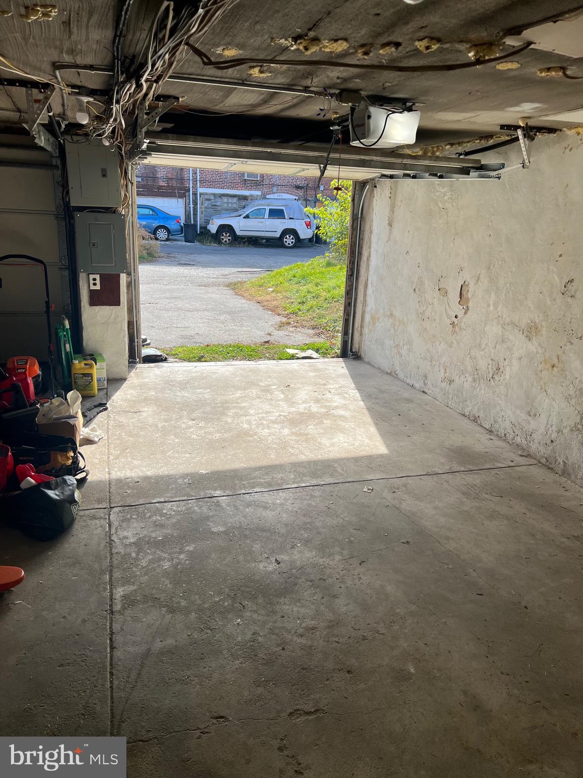 302 E ESSEX AVENUE 2