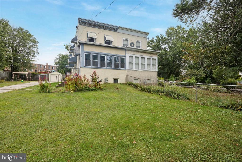 803 W OAK LANE