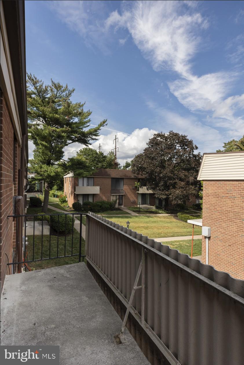 100 E GLENOLDEN AVENUE R-18