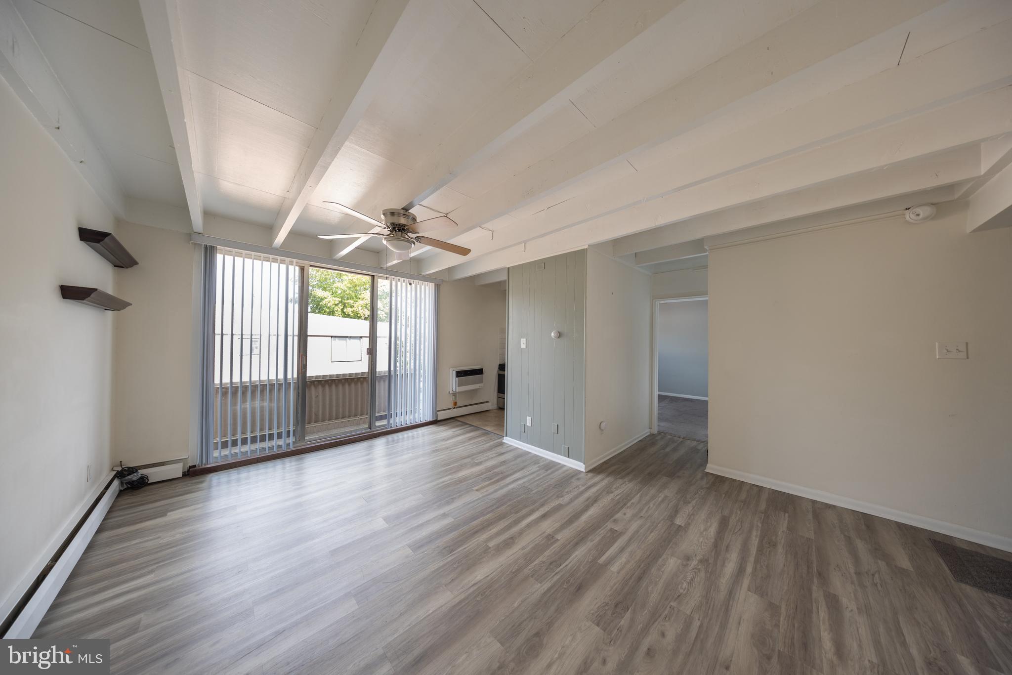 100 E GLENOLDEN AVENUE R-18