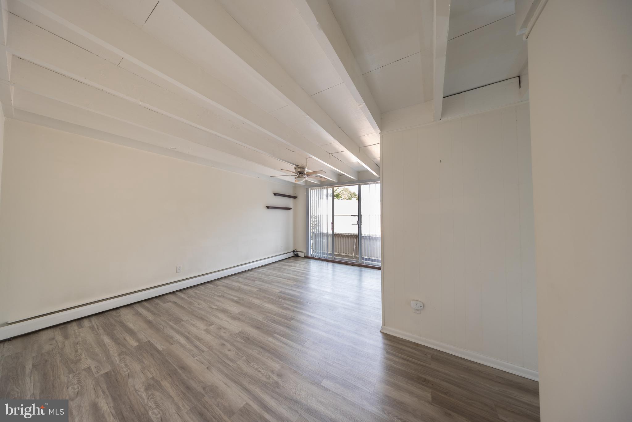 100 E GLENOLDEN AVENUE R-18