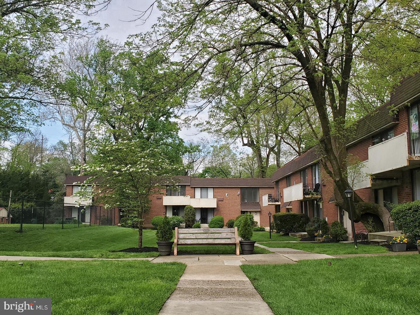 100 E GLENOLDEN AVENUE R-18